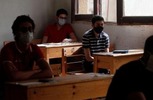 الصحة المصرية تحسم الجدل بشأن انتشار فيروس بين طلاب المدارس