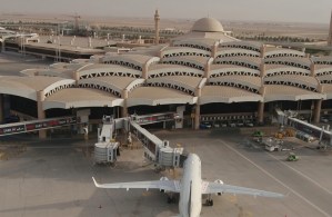 الخارجية المصرية تكشف تفاصيل وفاة مضيفة طيران وإصابة 5 مصريين في مطار الرياض