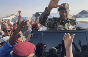 البرهان يجدد رفض التفاوض ويؤكد مواصلة القتال لاستعادة كامل السودان