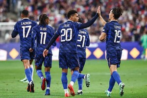 فرنسا تقلب تأخرها أمام بلجيكا إلى فوز كبير برباعية في دوري الأمم الأوروبية