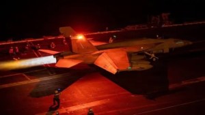 الجيش الأميركي يعطّل سفينة شحن في خليج عُمان حاولت اختراق الحصار المفروض على إيران
