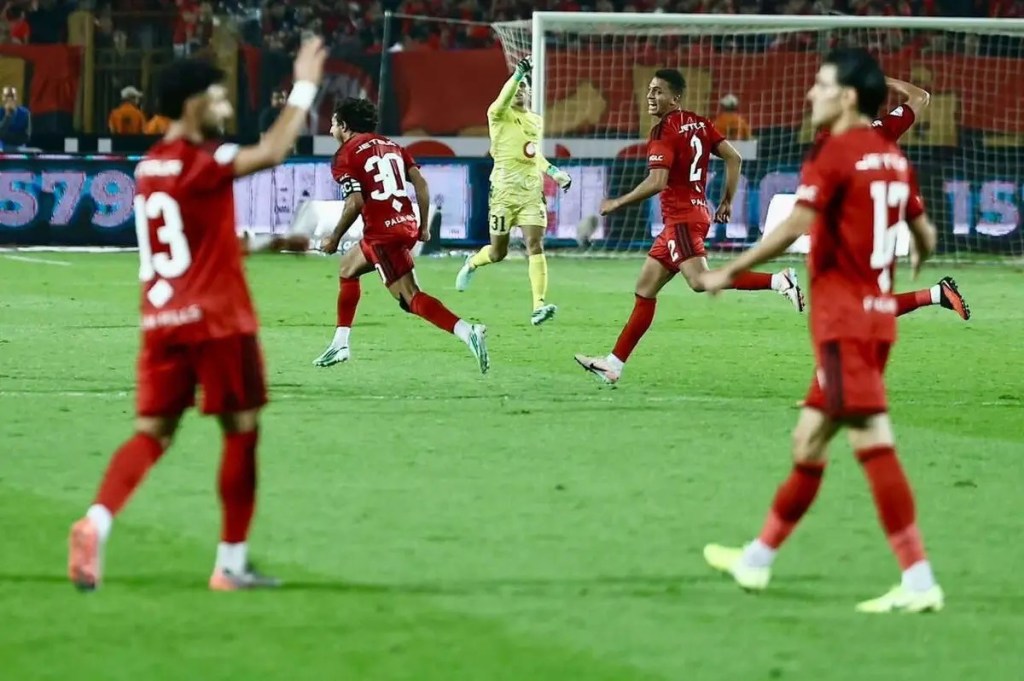 الأهلي يحسم القمة 131 أمام الزمالك بثنائية نظيفة ويتصدر الدوري الممتاز