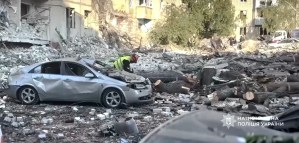 مقتل شابة وإصابة 3 أشخاص في غارة روسية على كييف وتضرر محطة مترو